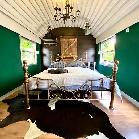 Gleis 1, Eisenbahn Waggon Mit Whirlpool Und Ofen Villa Dahlem  Eksteriør bilde