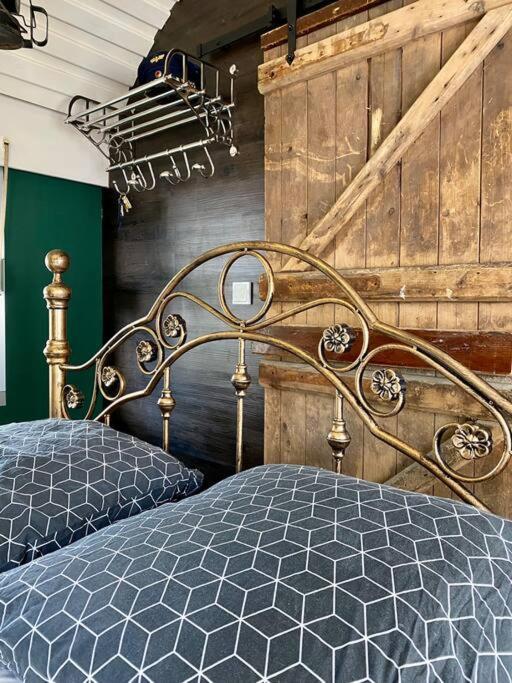 Gleis 1, Eisenbahn Waggon Mit Whirlpool Und Ofen Villa Dahlem  Eksteriør bilde