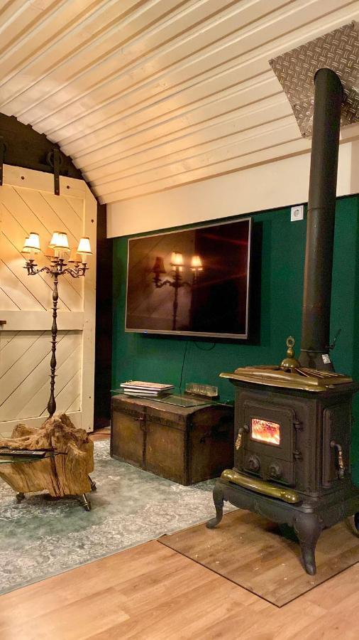 Gleis 1, Eisenbahn Waggon Mit Whirlpool Und Ofen Villa Dahlem  Eksteriør bilde