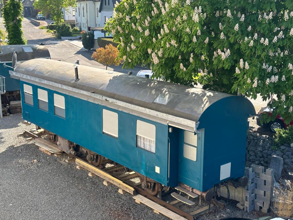 Gleis 1, Eisenbahn Waggon Mit Whirlpool Und Ofen Villa Dahlem  Eksteriør bilde